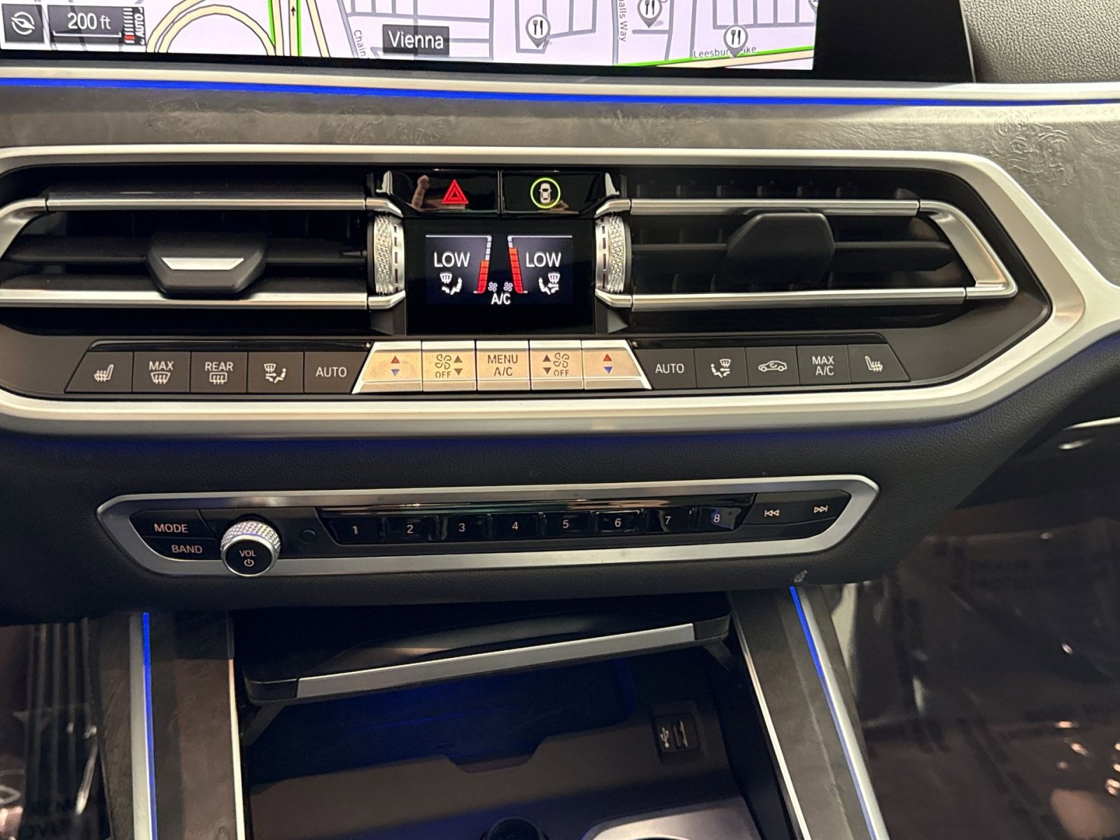 Used 2022 BMW X7 xDrive40i w/ Executive Package image 21