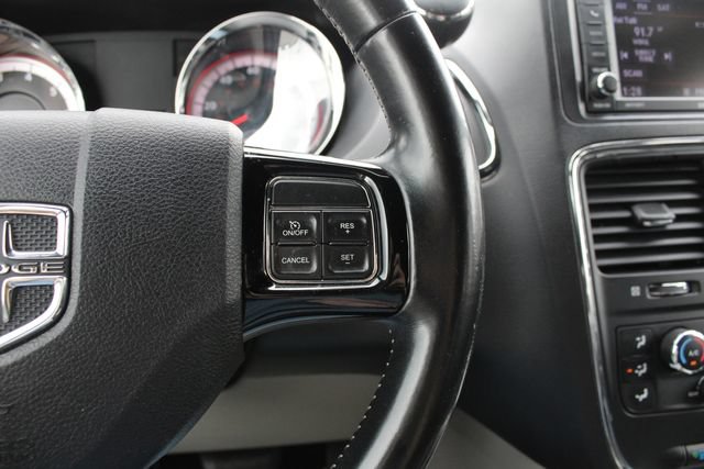 Used 2019 Dodge Grand Caravan SXT FWD image 12