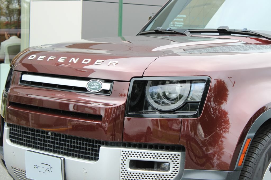 Used 2023 Land Rover Defender 130 First Edition AWD/4WD image 2
