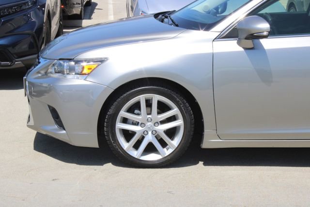 Used 2017 Lexus CT 200h FWD image 4