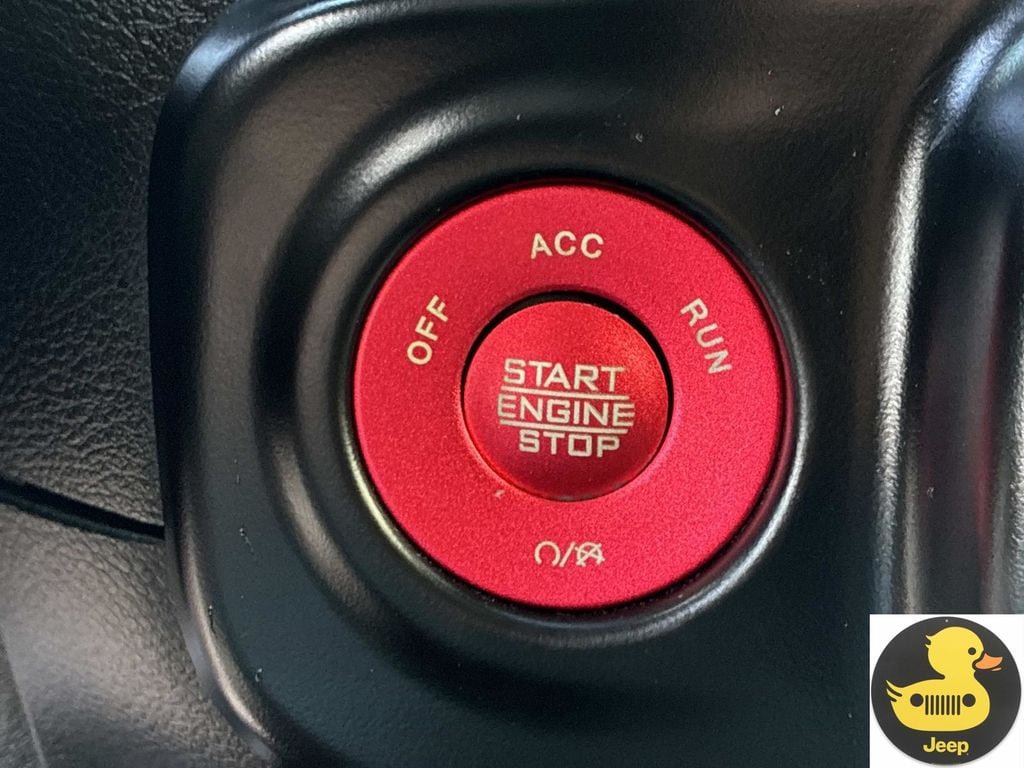 Used 2021 Jeep Wrangler Unlimited Sahara w/ Cold Weather Group AWD/4WD image 30