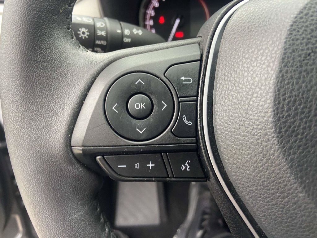 Used 2024 Toyota RAV4 XLE Premium FWD image 31