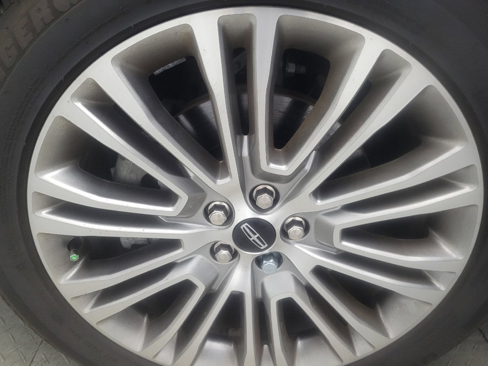 Used 2017 Lincoln MKX Reserve w/ Driver Assistance Package FWD image 31