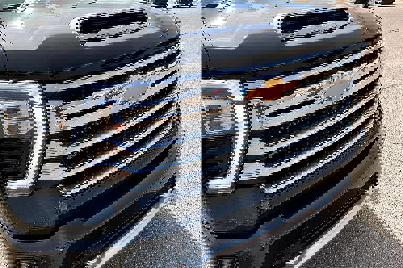 Used 2024 Chevrolet Silverado 3500 High Country w/ Technology Package image 34