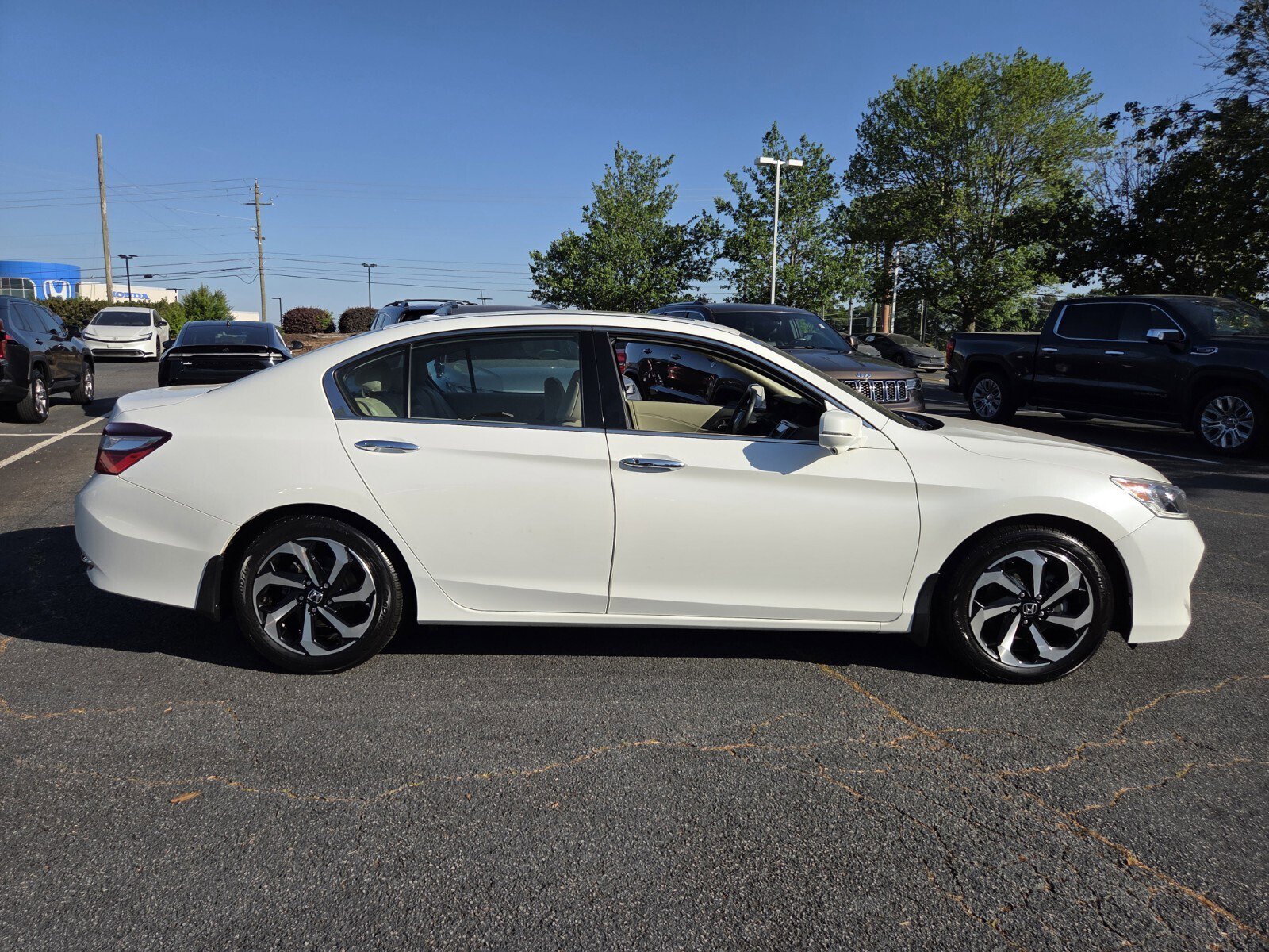 Used 2017 Honda Accord EX-L image 5