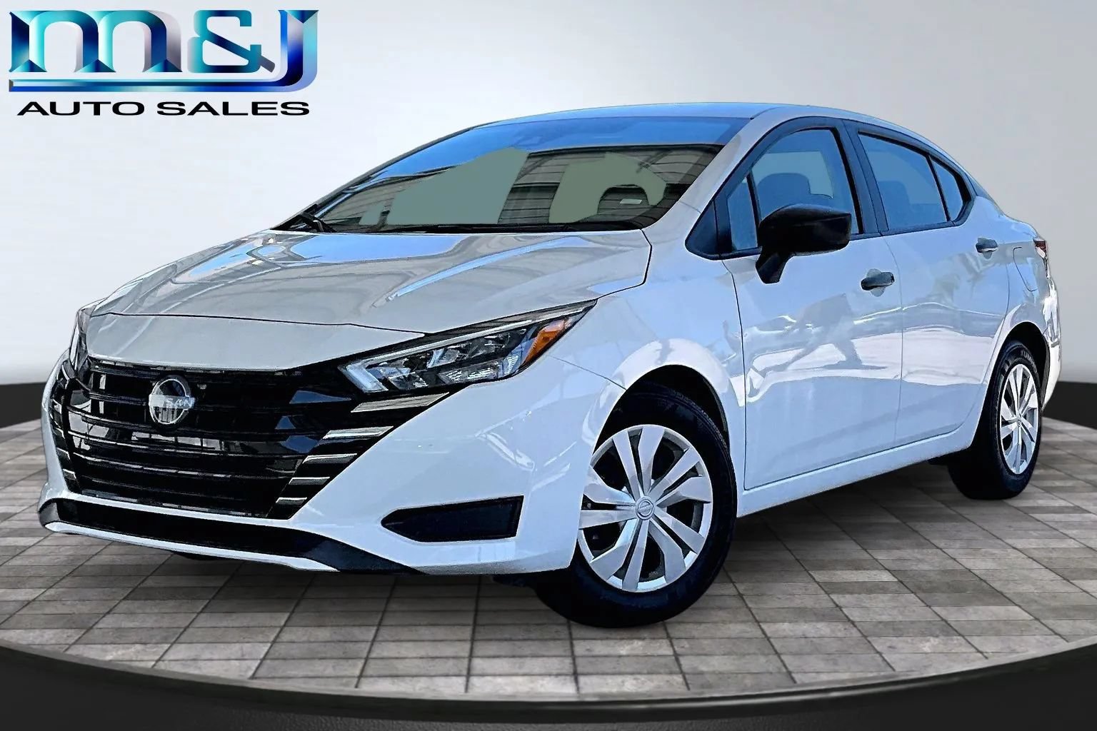 Used 2025 Nissan Versa S FWD image 1