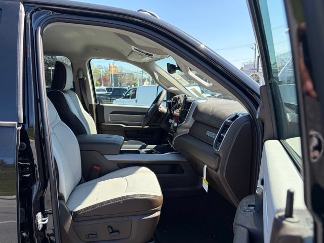 New 2026 RAM 3500 Laramie AWD/4WD image 31