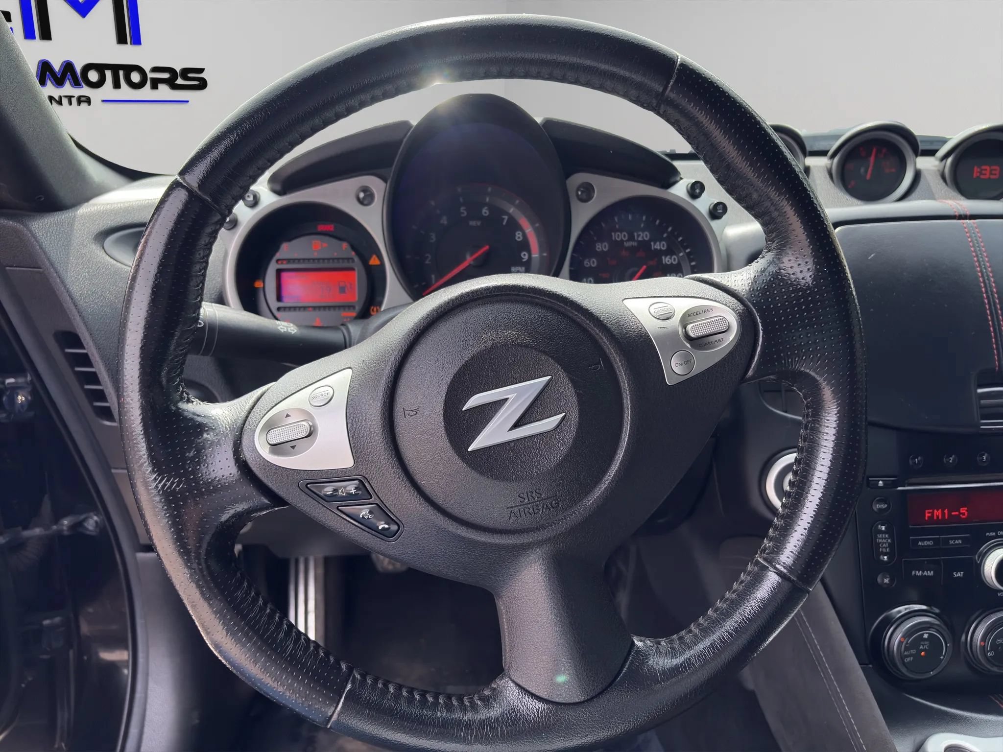 Used 2017 Nissan 370Z Coupe RWD image 9