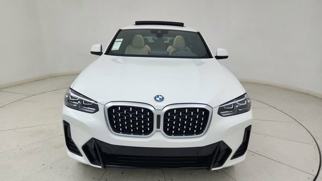 Used 2025 BMW X4 xDrive30i image 2