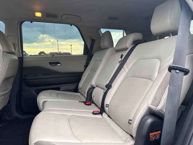 Used 2022 Nissan Pathfinder SL AWD/4WD image 11