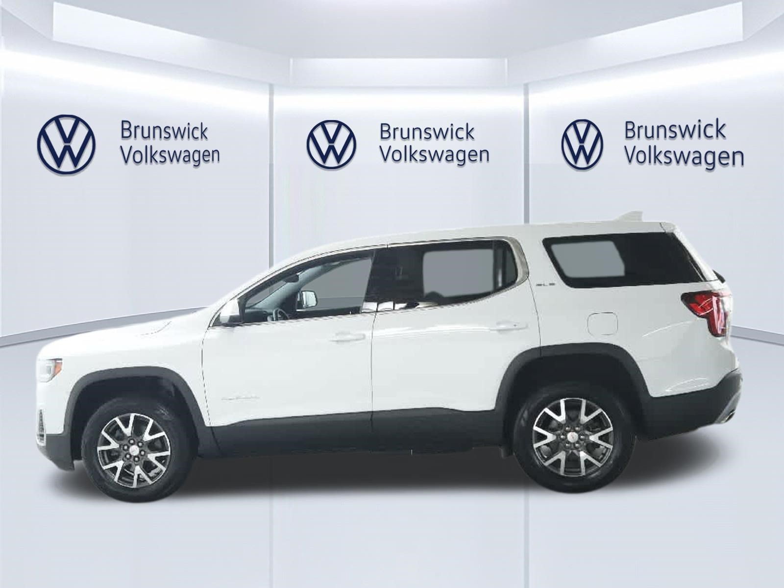 Used 2023 GMC Acadia SLE FWD image 36
