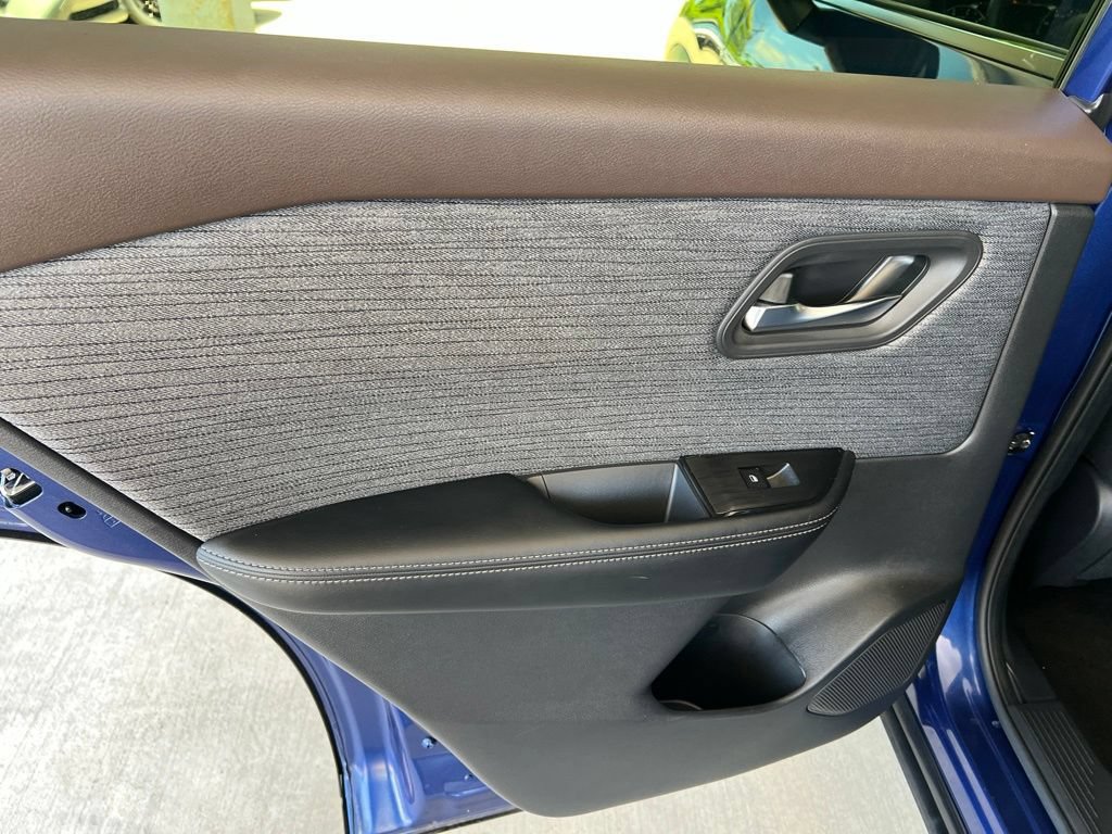 Certified 2023 Nissan Rogue SV AWD/4WD image 10