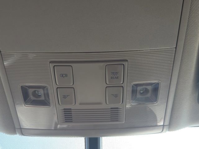 Used 2022 Volkswagen Atlas SE image 31