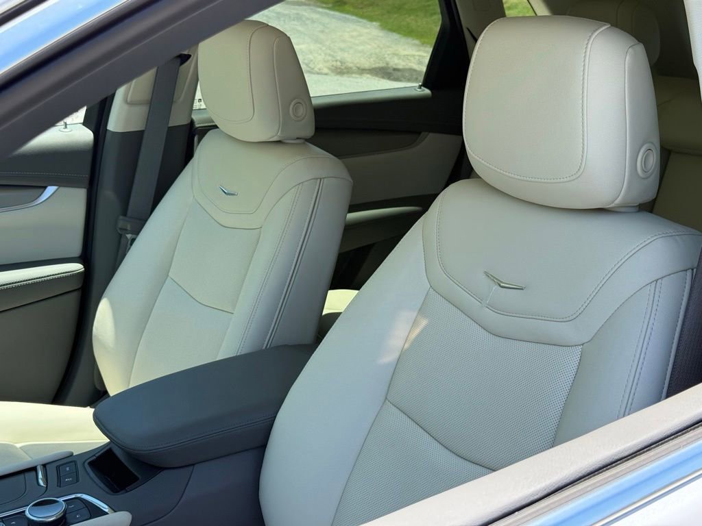 New 2026 Cadillac XT5 Premium Luxury FWD image 15