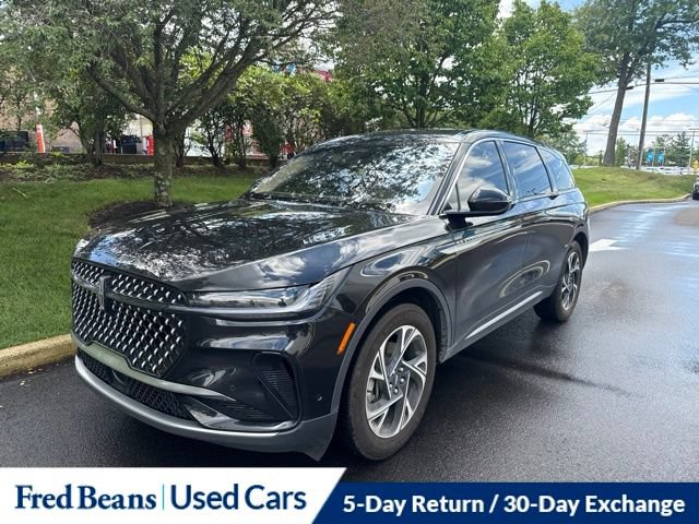 Used 2024 Lincoln Nautilus Premier AWD/4WD image 3
