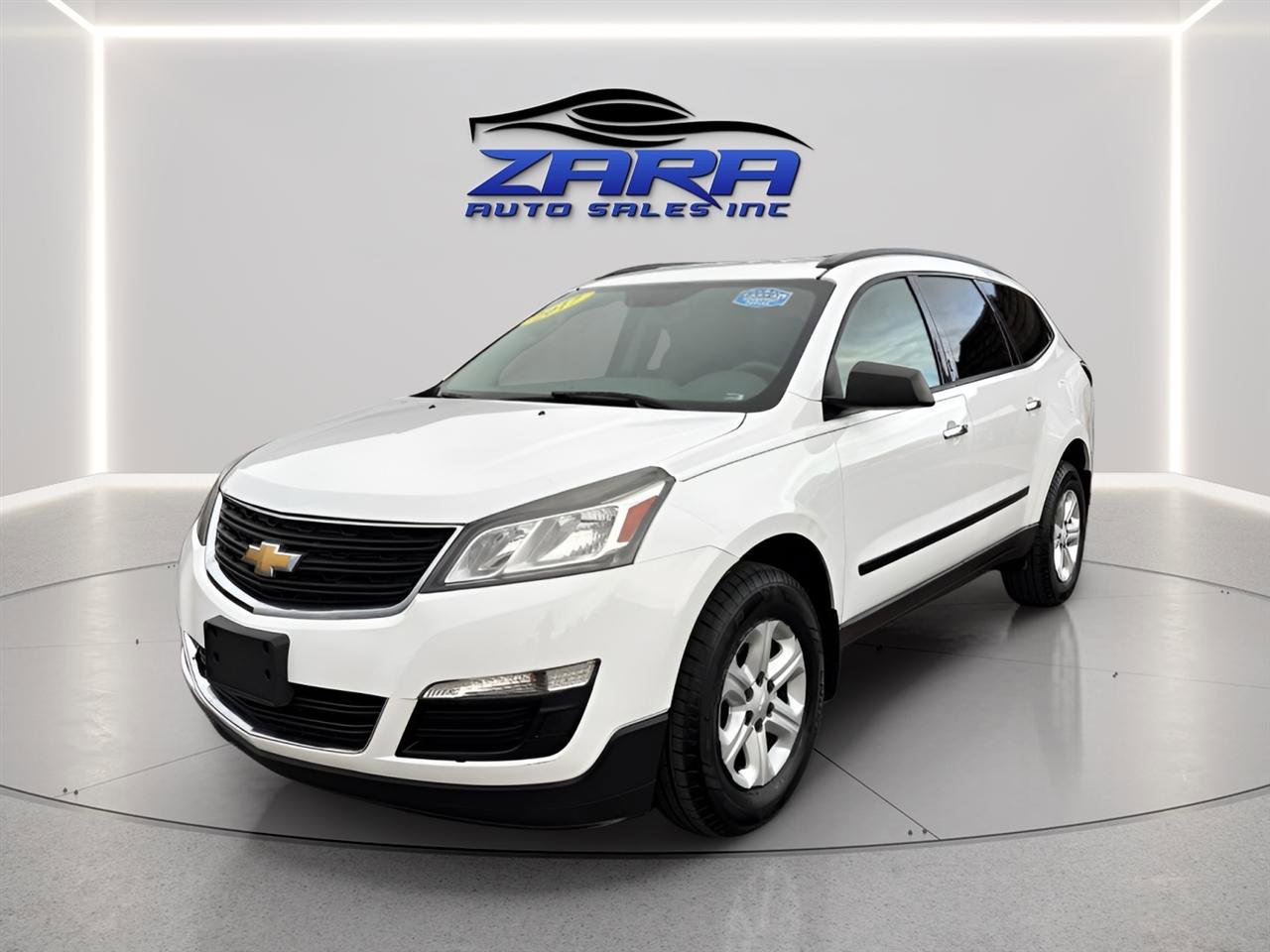 Used 2017 Chevrolet Traverse LS image 2