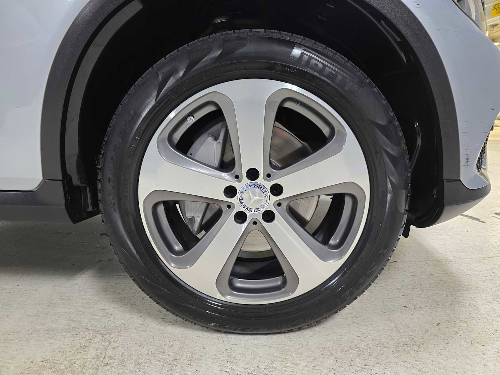 Used 2017 Mercedes-Benz GLC 300 4MATIC image 9