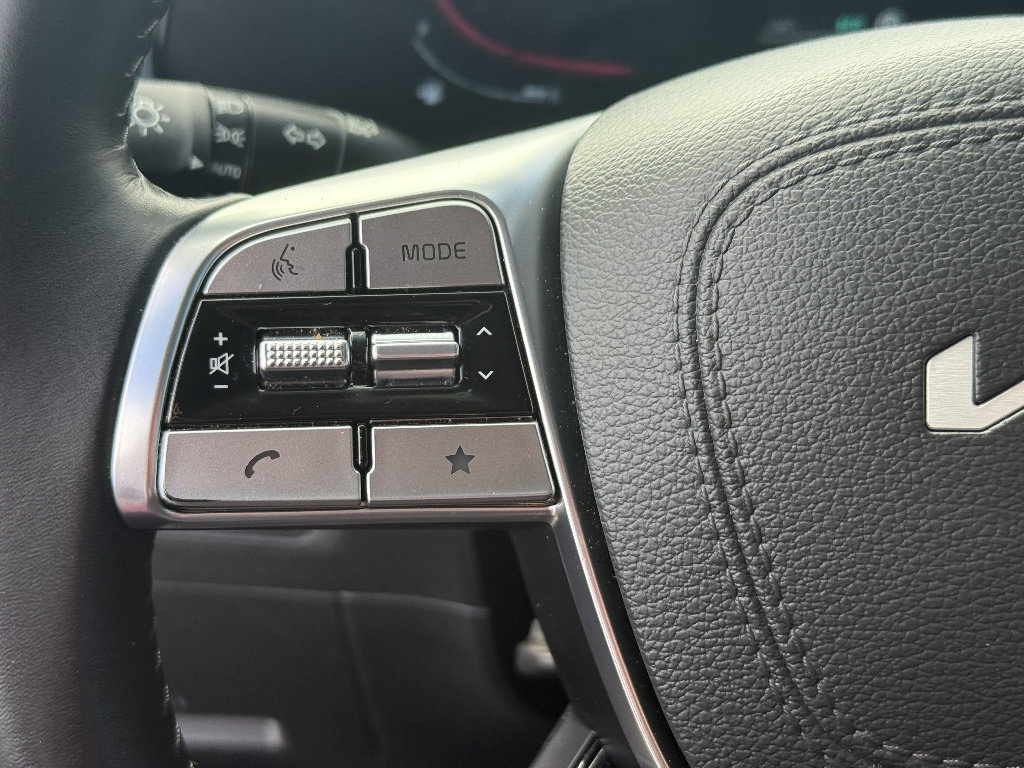 Used 2025 Kia Telluride S AWD/4WD image 17