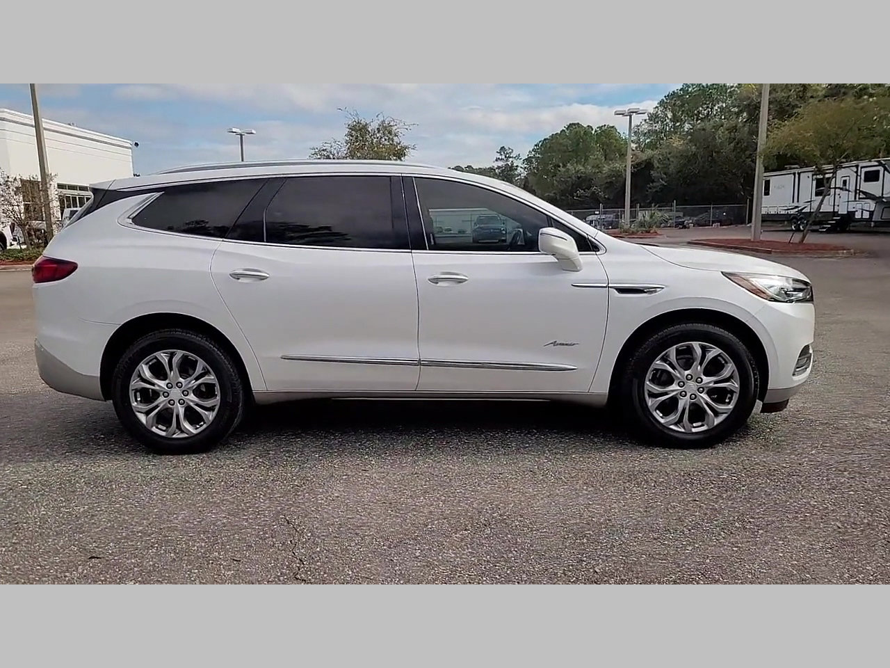 Used 2018 Buick Enclave Avenir w/ Avenir Technology Package image 28