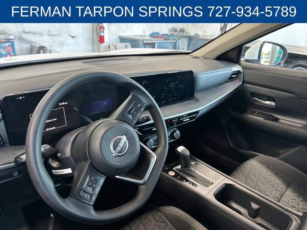 Used 2025 Nissan Kicks SV FWD image 7