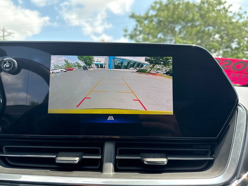 Used 2024 Chevrolet Trax ACTIV w/ Sunroof Package FWD image 32