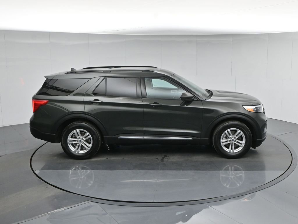 Used 2022 Ford Explorer XLT image 45
