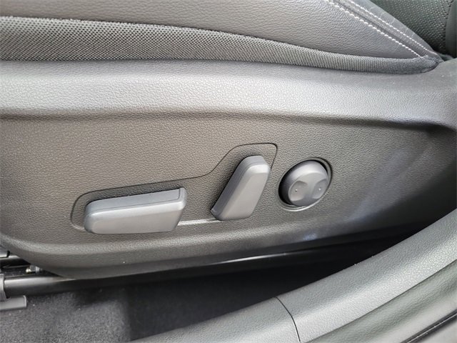 Used 2018 Hyundai Kona Limited image 11