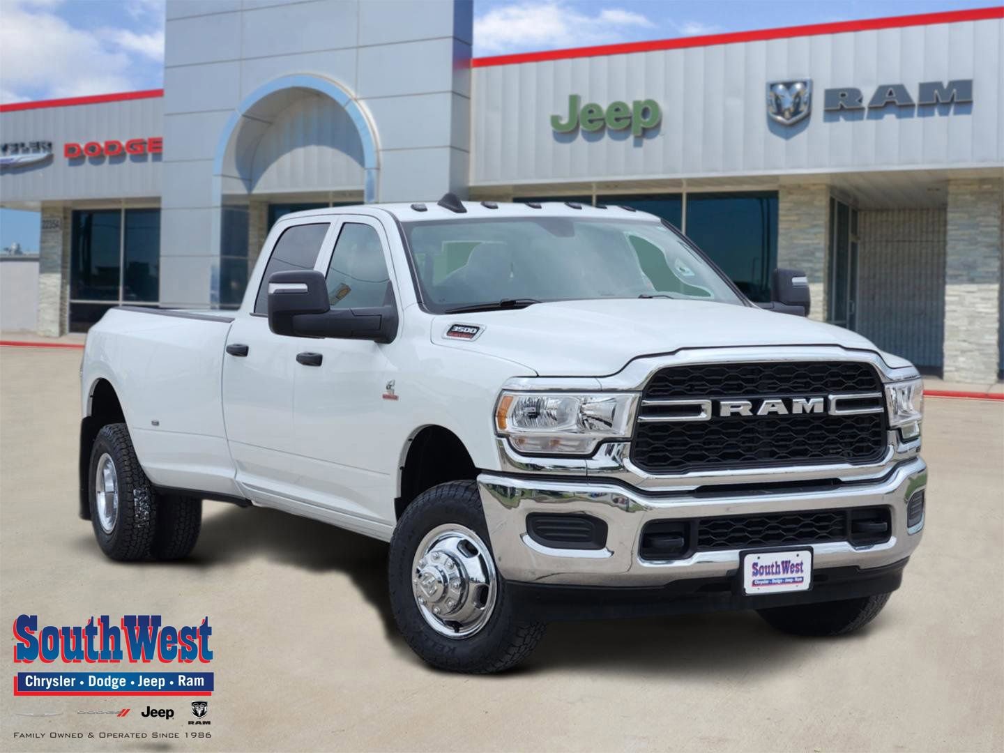 Used 2024 RAM 3500 Tradesman w/ Chrome Appearance Group image 1