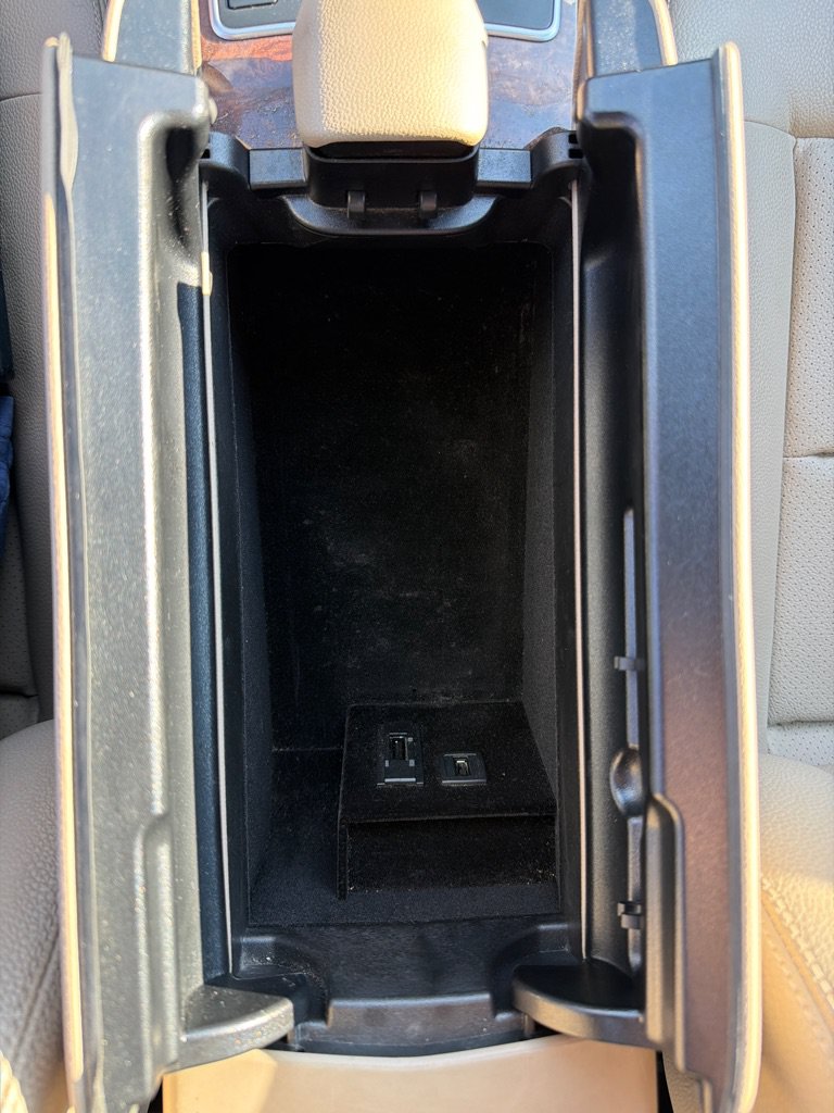 Used 2012 Mercedes-Benz E 350 4MATIC Sedan image 25