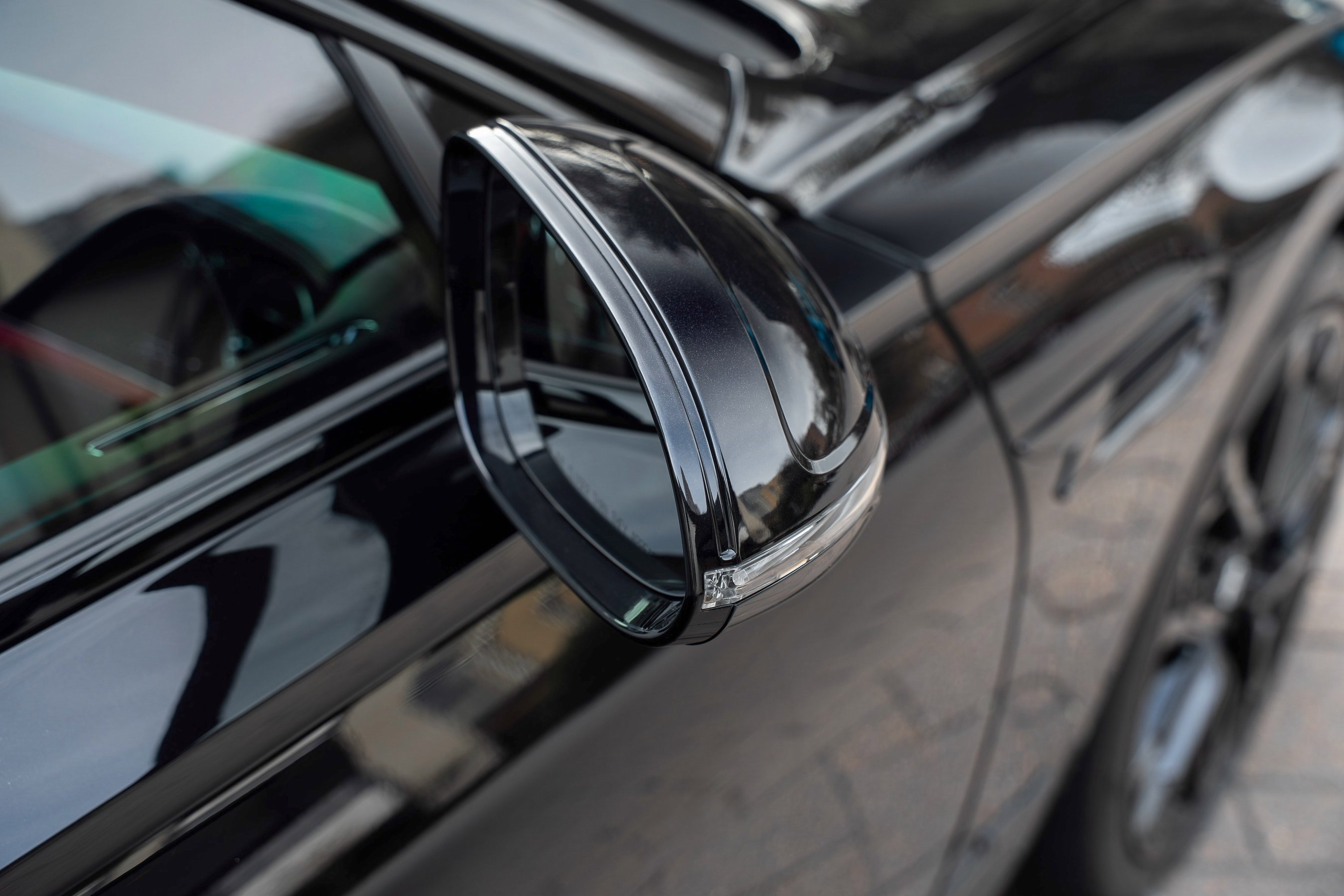 Certified 2024 Bentley Flying Spur W12 image 13