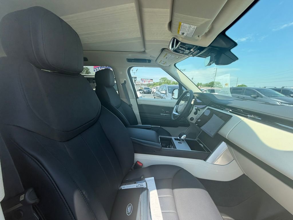 Used 2024 Land Rover Range Rover SE image 22