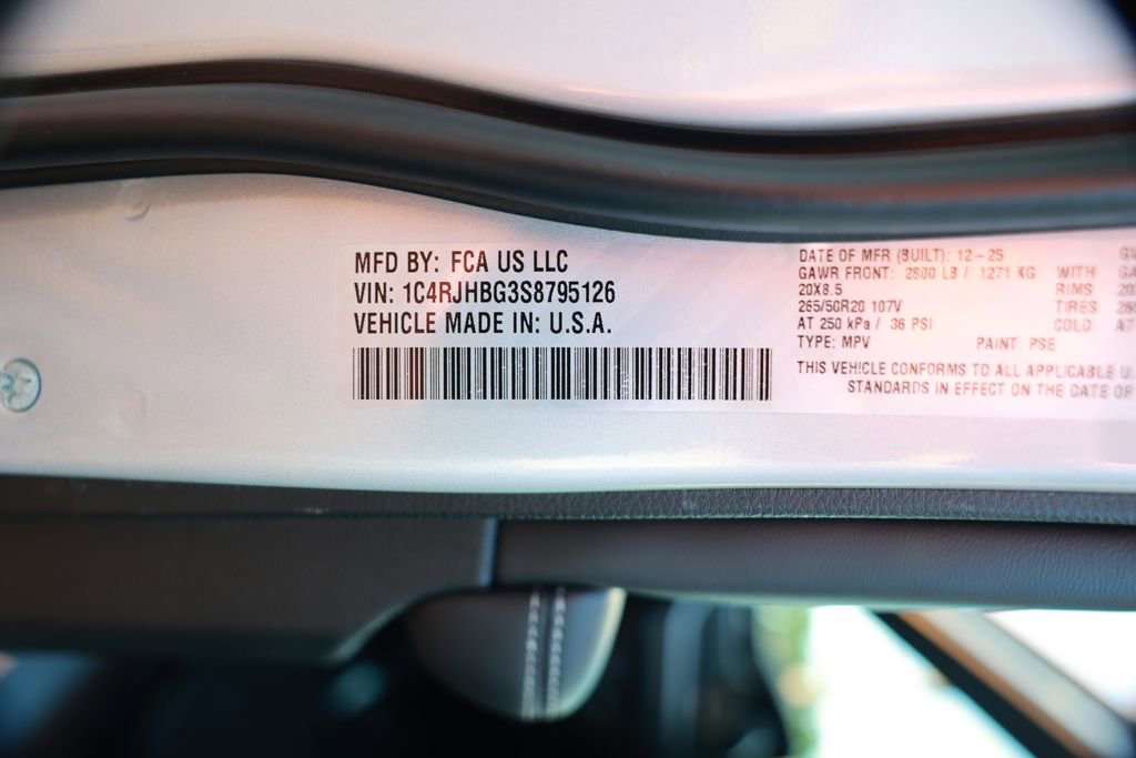 New 2025 Jeep Grand Cherokee Limited w/ Black Appearance Package image 33