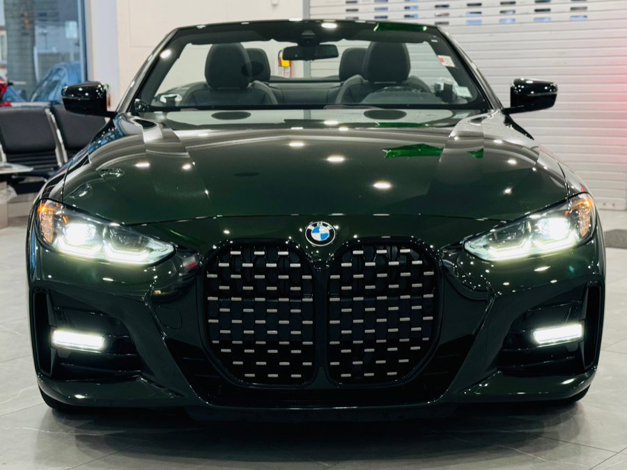 Used 2023 BMW 430i xDrive Convertible w/ M Sport Package image 3