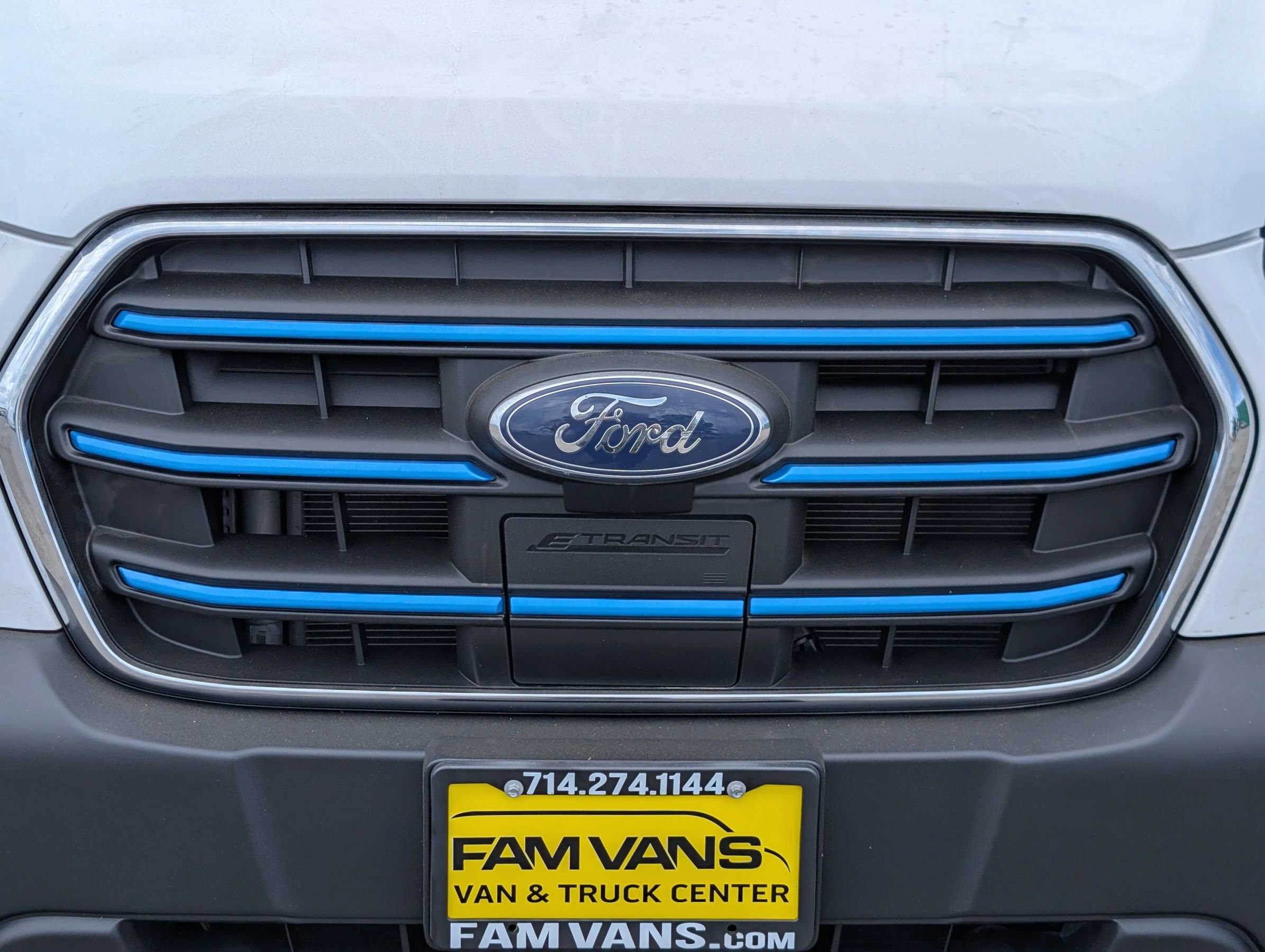 Used 2023 Ford E-Transit Medium Roof RWD image 3