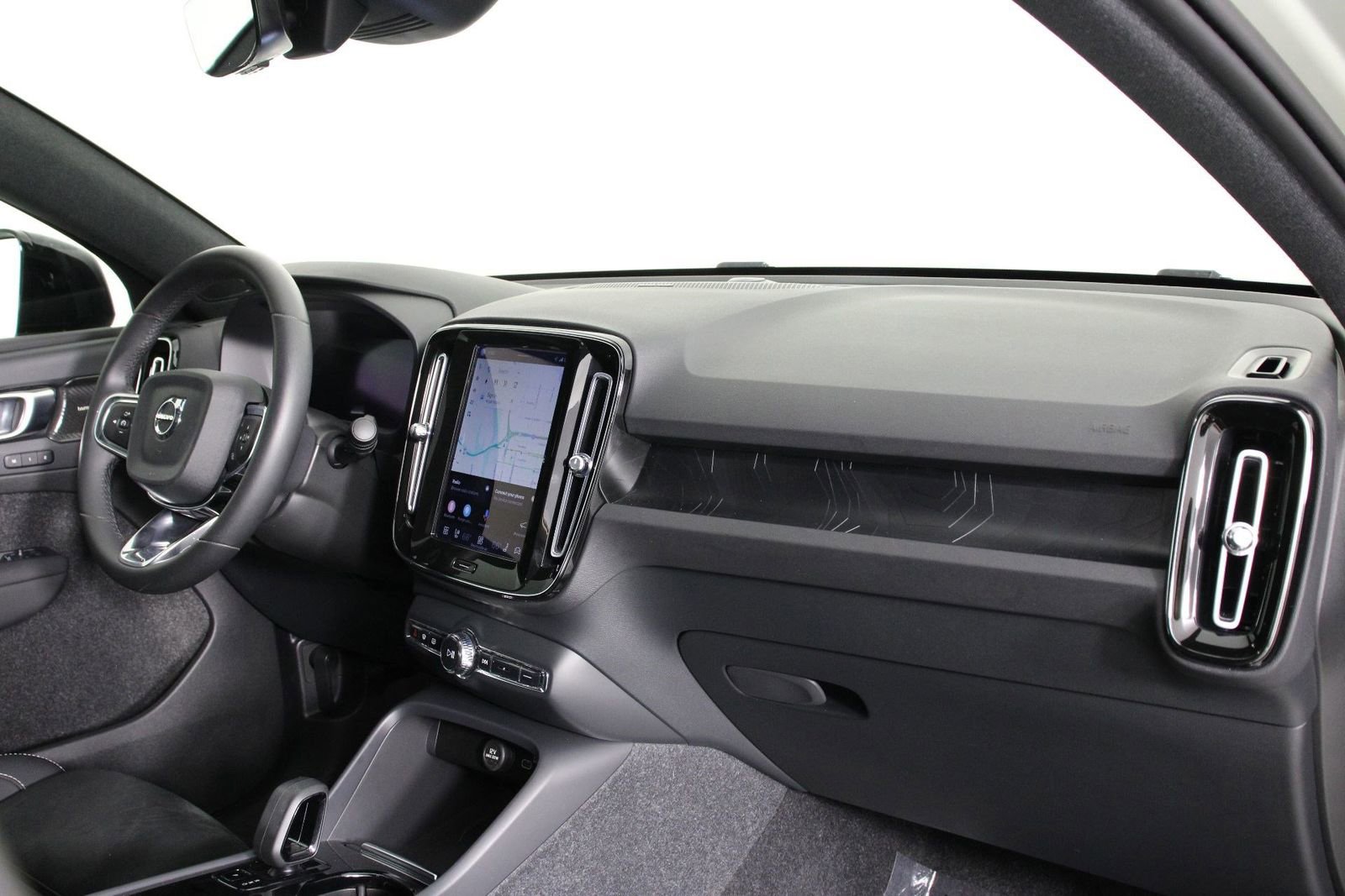 Certified 2023 Volvo C40 P8 Recharge Ultimate AWD/4WD image 22