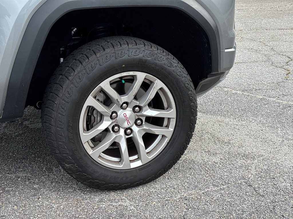 Used 2023 GMC Canyon Denali AWD/4WD image 9