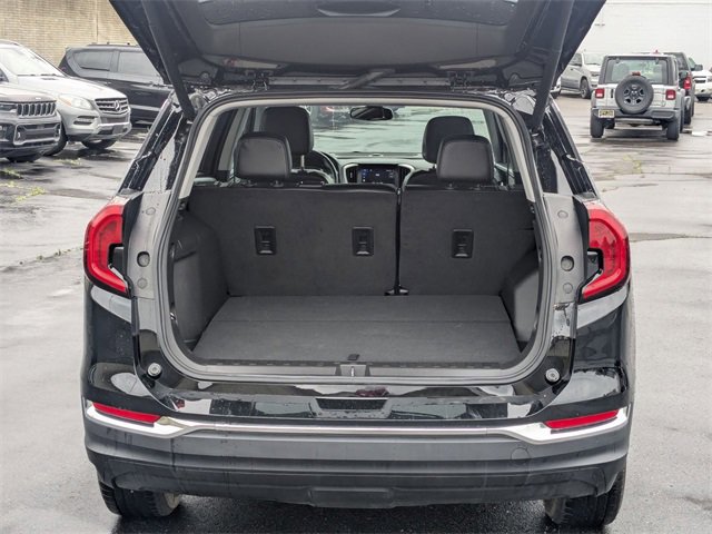 Used 2024 GMC Terrain SLT image 31