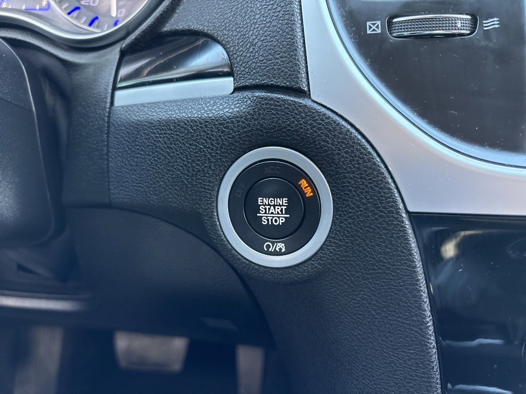 Used 2023 Chrysler 300 Touring w/ Sport Appearance Package image 13