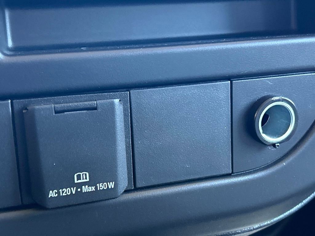 Used 2020 Chevrolet Express 3500 w/ Driver Convenience Package RWD image 29