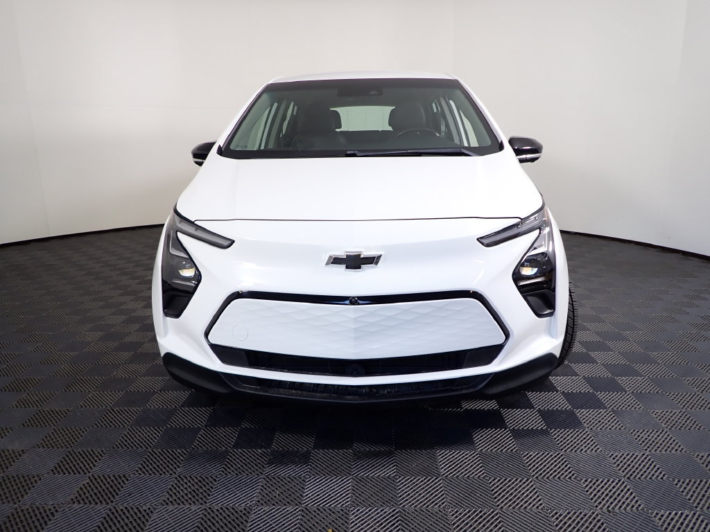 Used 2022 Chevrolet Bolt LT w/ Infotainment Package FWD image 11