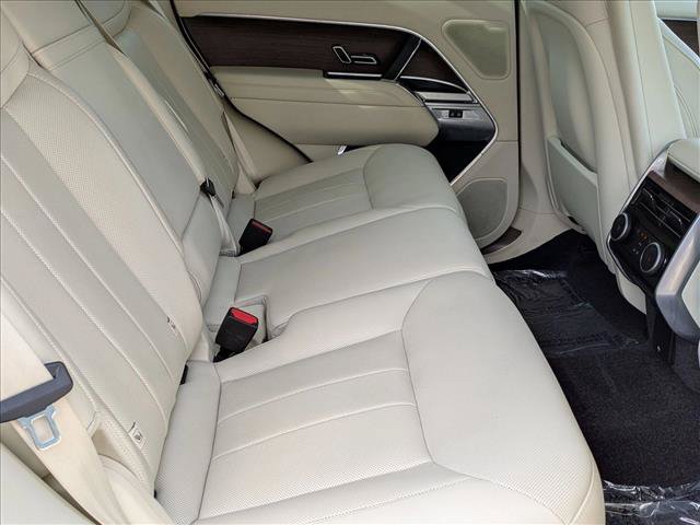 Certified 2025 Land Rover Range Rover SE AWD/4WD image 21