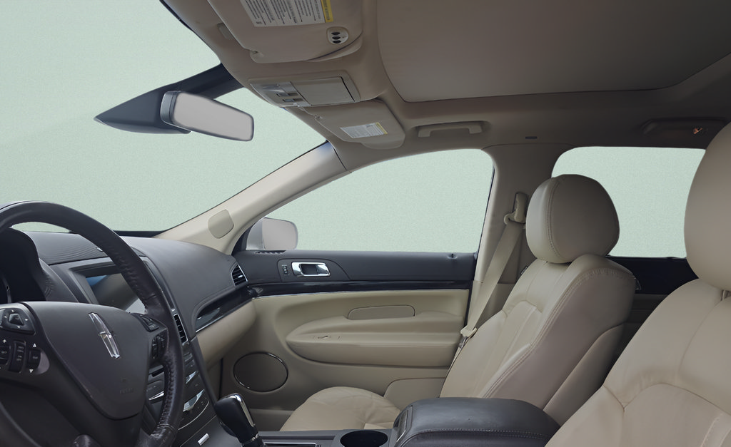 Used 2019 Lincoln MKT AWD image 6