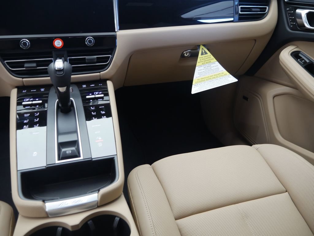 New 2026 Porsche Macan AWD/4WD image 28