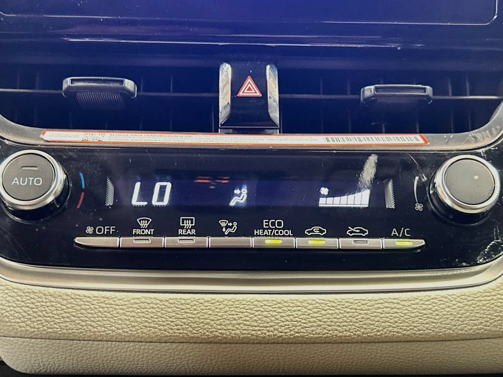 Used 2025 Toyota Corolla LE FWD image 13