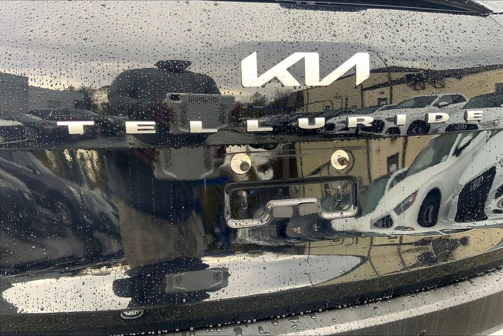 Used 2022 Kia Telluride LX image 10