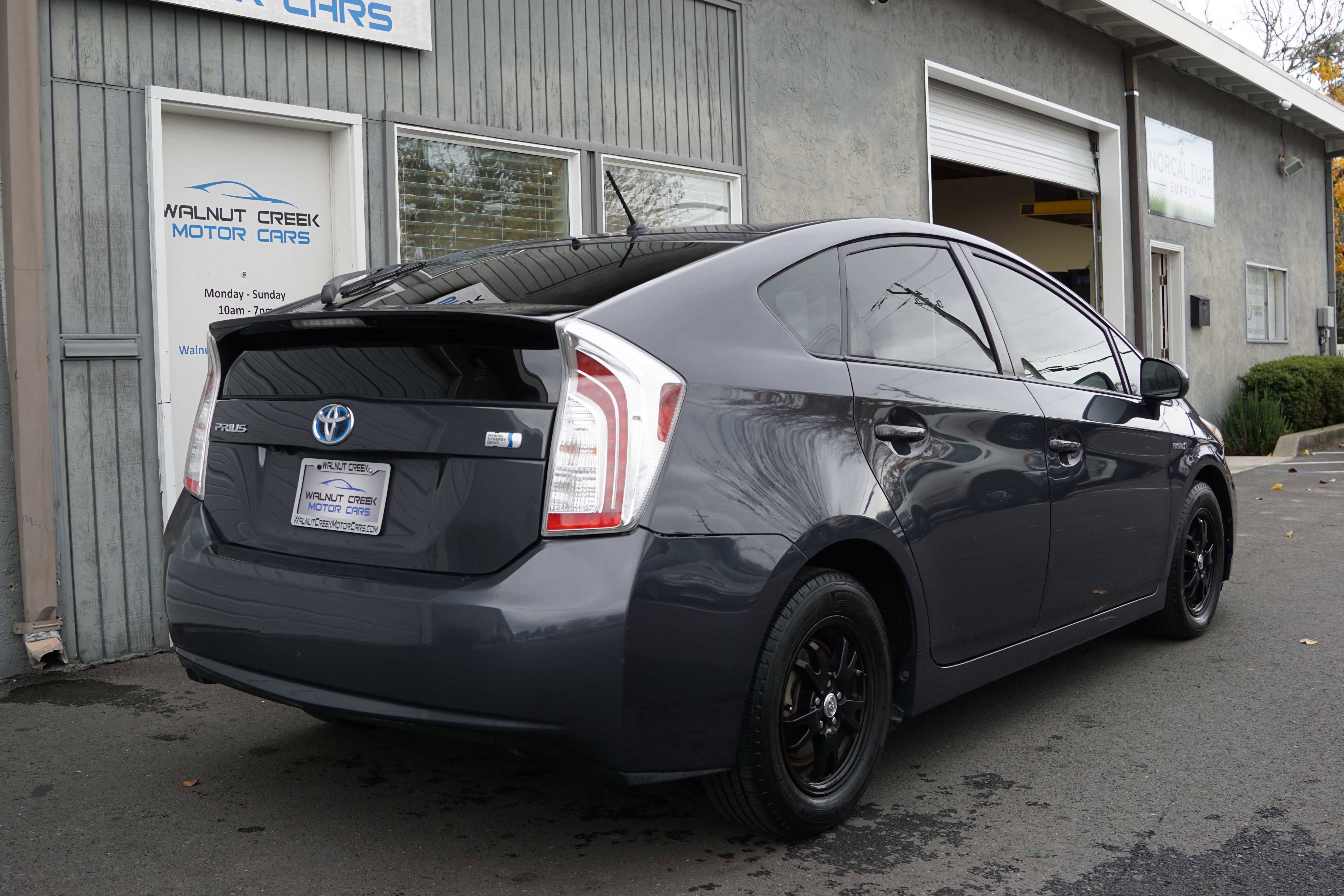 Used 2015 Toyota Prius Two image 22