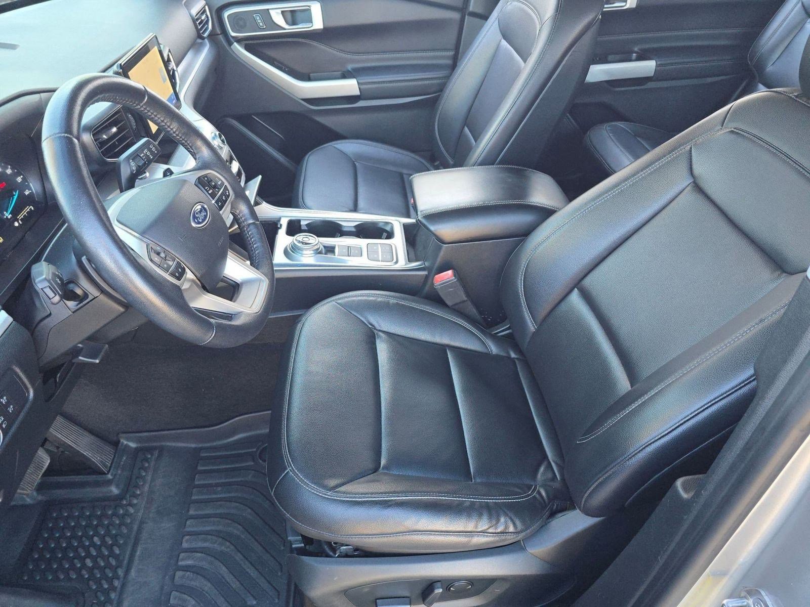 Used 2020 Ford Explorer XLT w/ Equipment Group 202A image 29