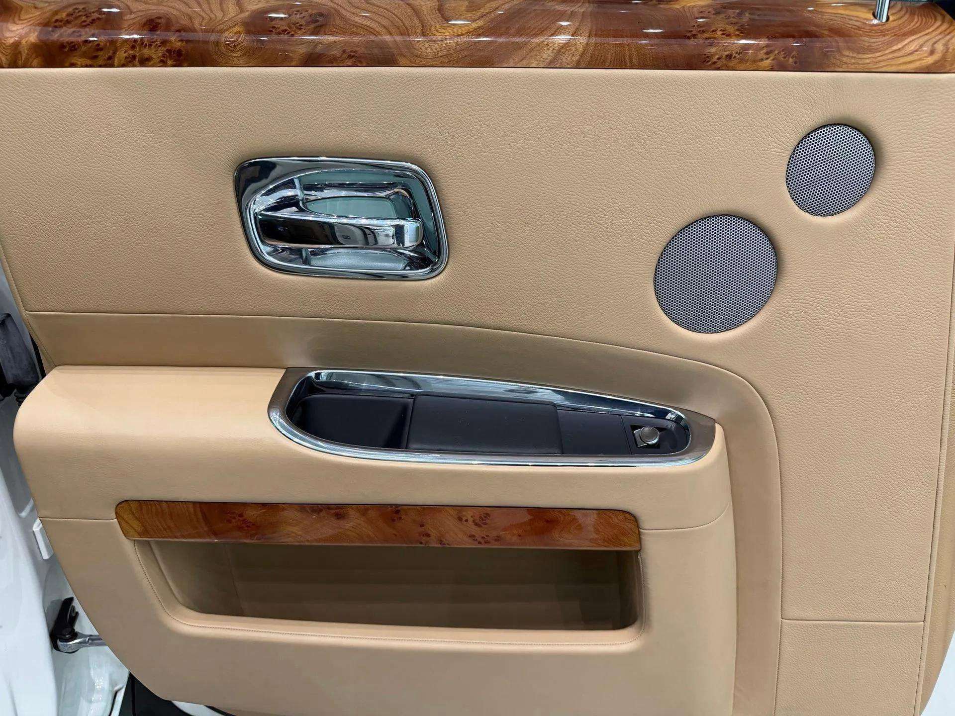 Used 2012 Rolls-Royce Ghost image 29