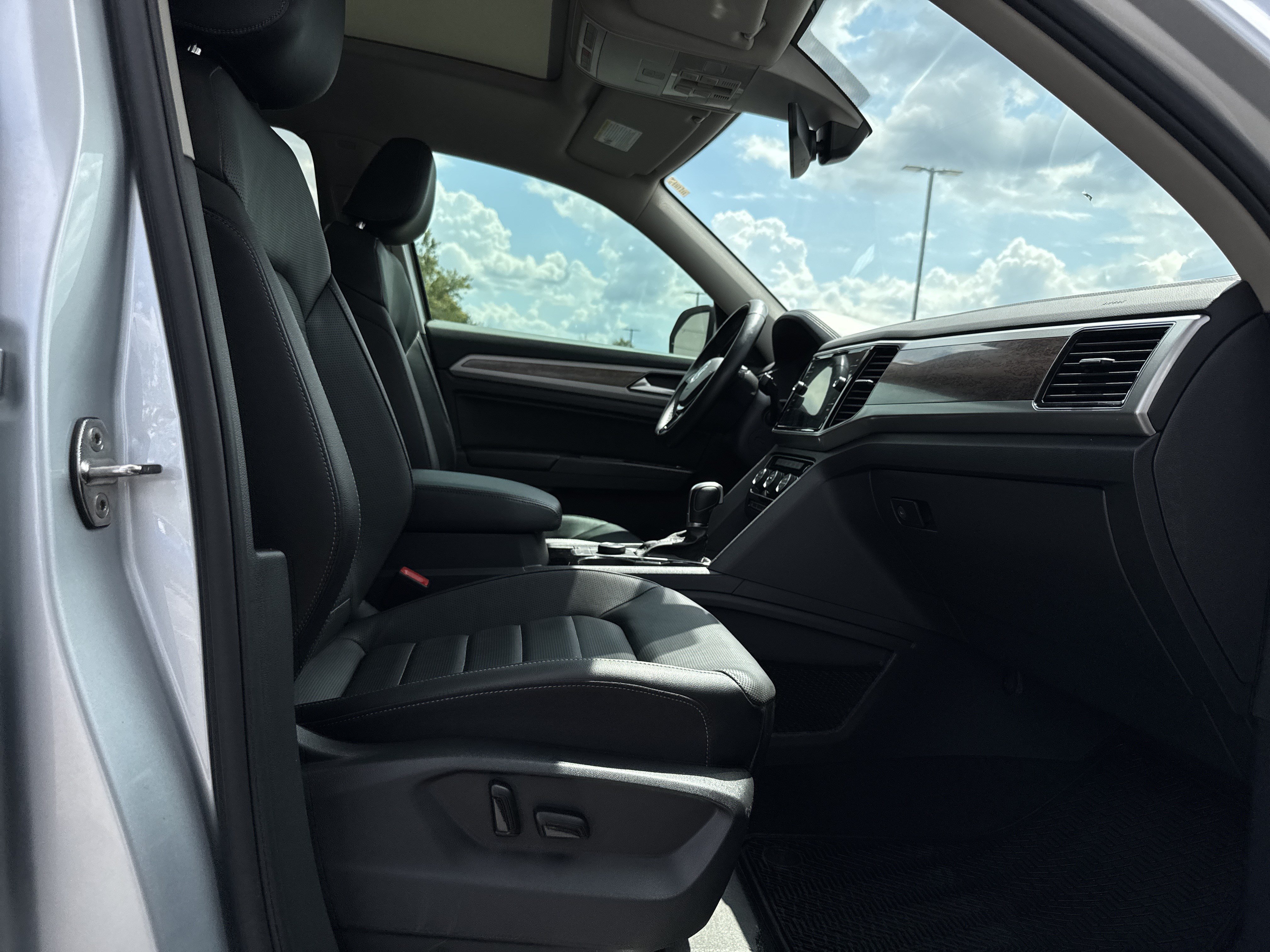 Used 2019 Volkswagen Atlas SEL Premium AWD/4WD image 29
