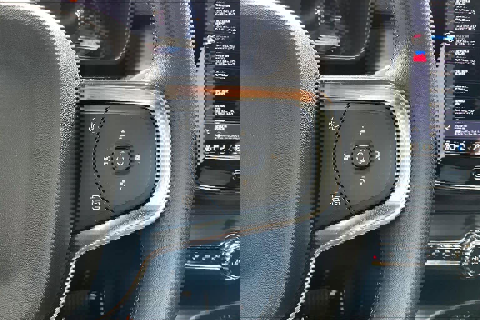 Used 2023 Volvo C40 P8 Recharge Ultimate w/ Protection Package Premier image 22